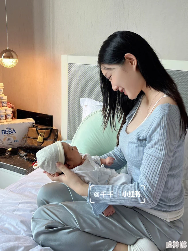 母乳人妻女上司职场辣妈重返巅峰挑战AI育儿新时代